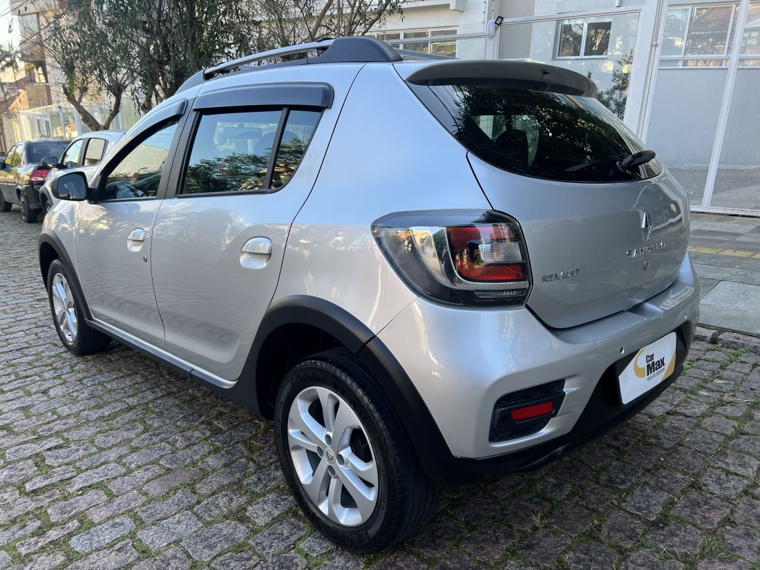 CARMAX Veículo SANDERO 1.6 STEPWAY 8V MANUAL