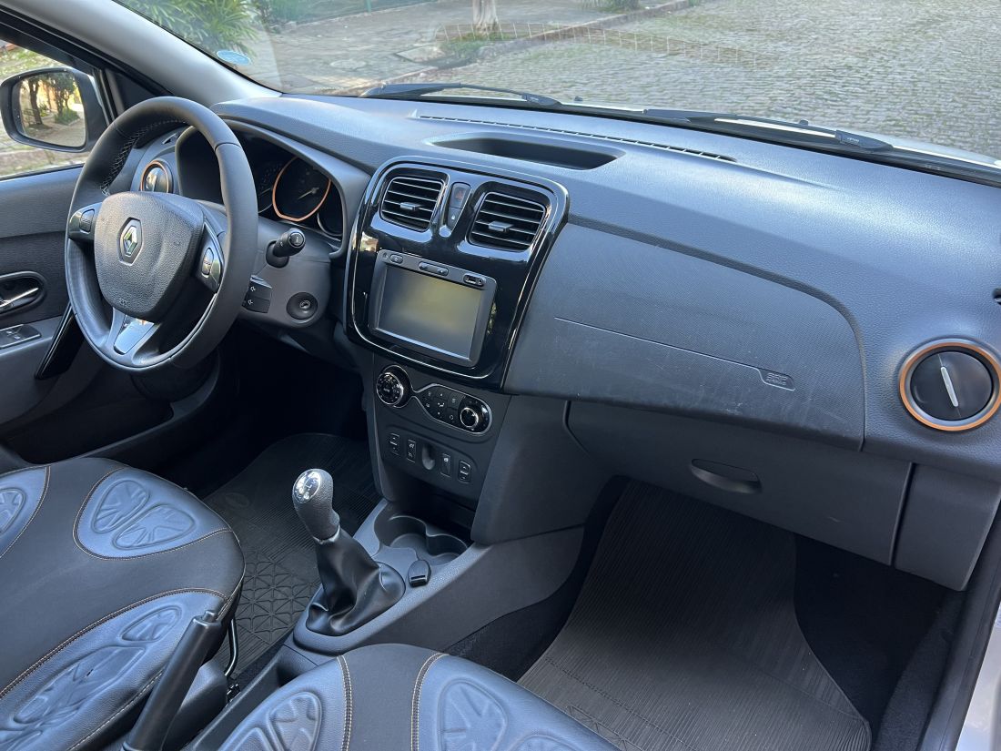 CARMAX Veículo SANDERO 1.6 STEPWAY 8V MANUAL