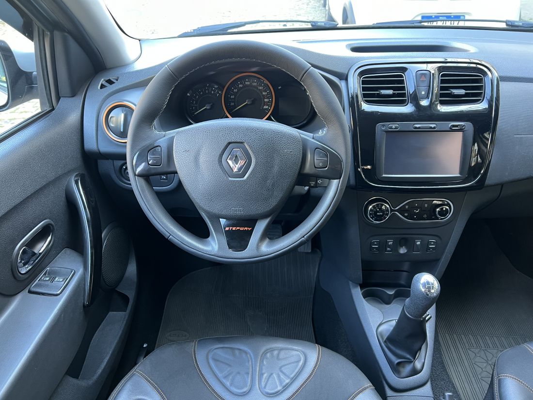 CARMAX Veículo SANDERO 1.6 STEPWAY 8V MANUAL